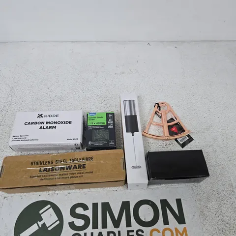 APPROXIMATELY 30 ASSORTED ITEMS INCLUDING LAISONWEAR STAINLESS STEEL TABLEWARE, KIDDE CARBON MONOXIDE ALARM AND WICKES EXTERIOR GRADE SCREW