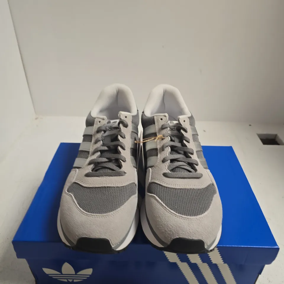 BOXED PAIR OF ADIDAS ZX 500 RS SNEAKERS – GREY/LIGHT GREY, UK 10.5