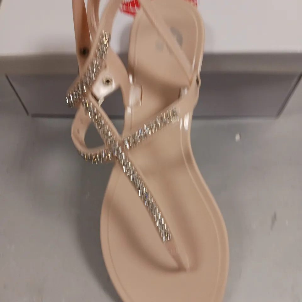 LOT OF 18 BOXED PAIRS OF HOT LIPS NUDE SANDALS - VARIOUS SIZES