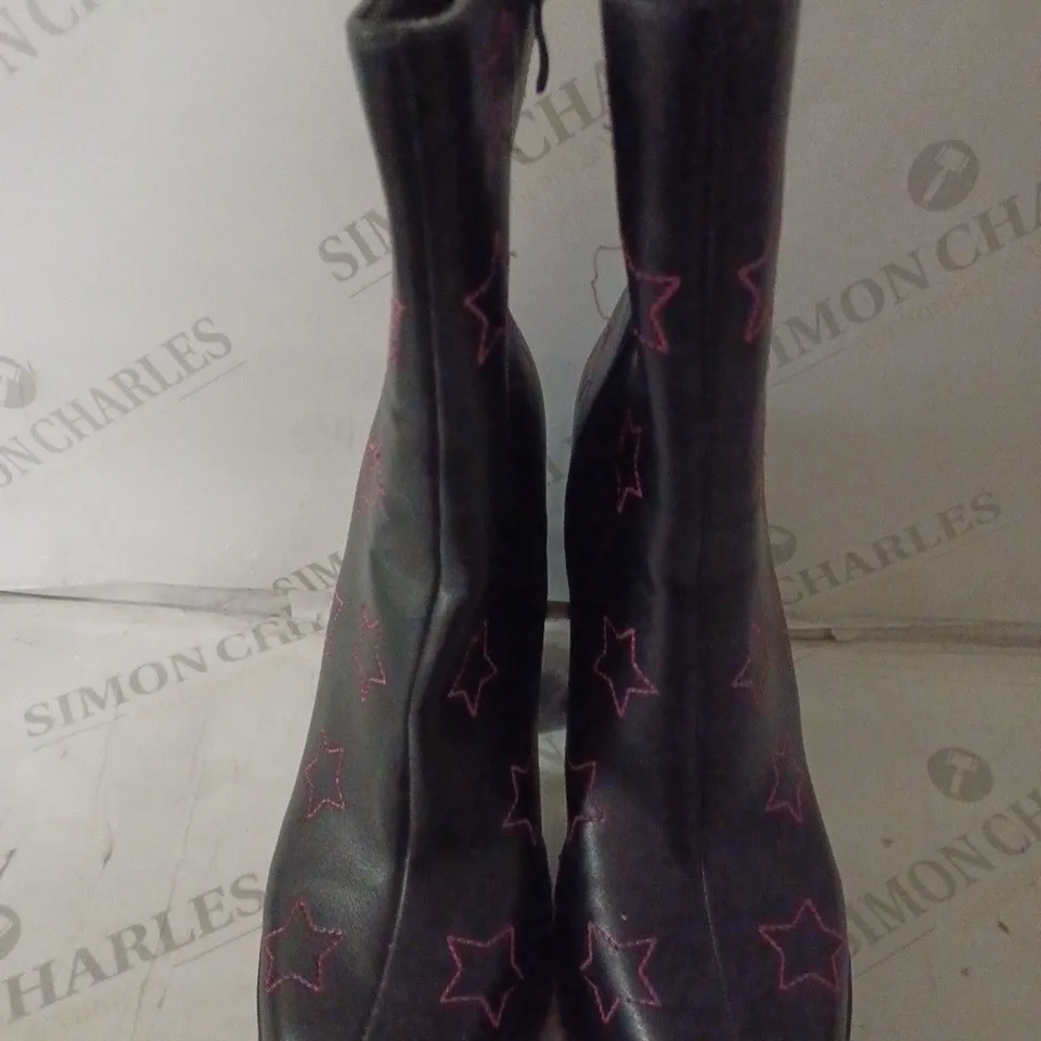PAIR OF KOI WOMEN'S A QUEEN’S LITTLE SECRET DIAMANTE HEELED BOOTS SIZE 6