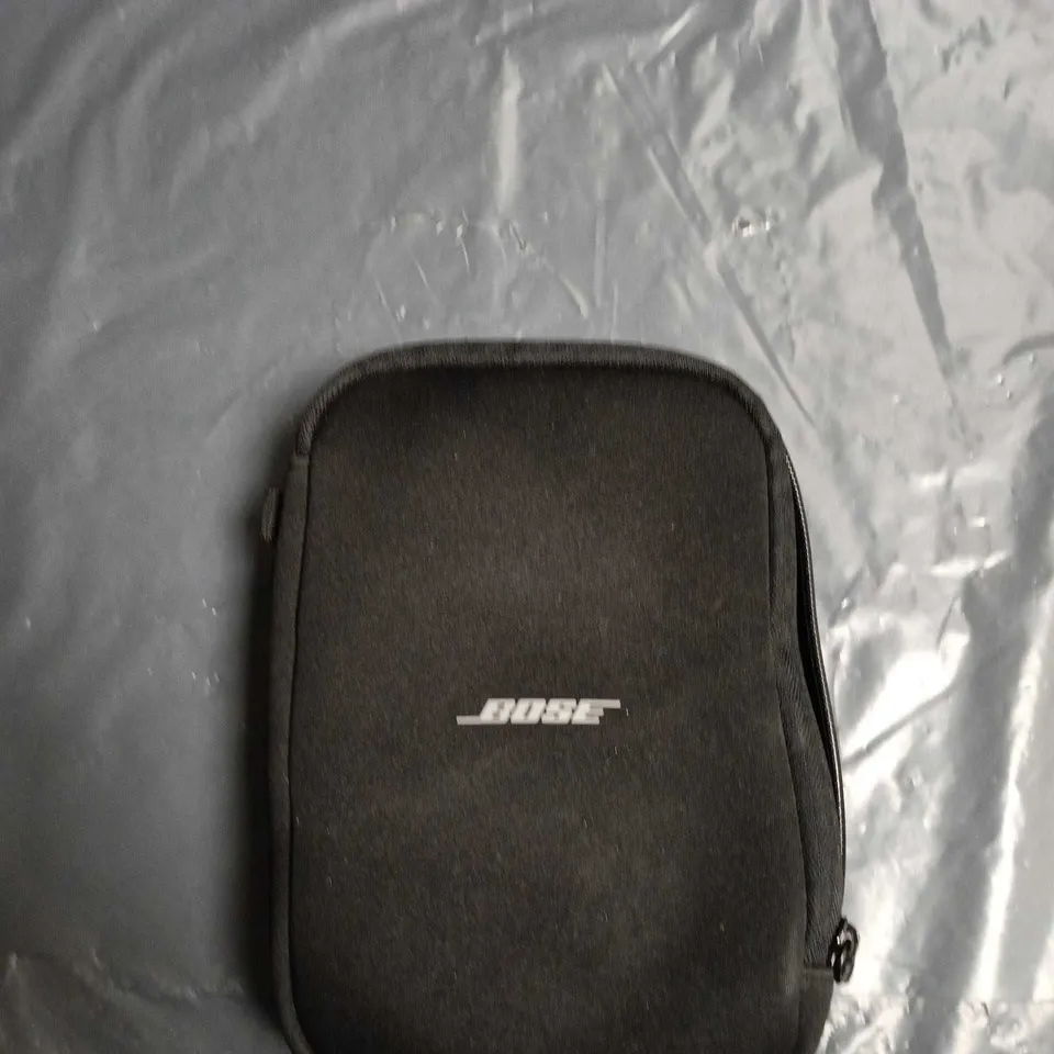 BOSE OVER-EAR HEADPHONES – BLACK WITH CASE 