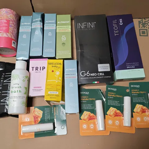 LOT OF ASSORTED HEALTH AND BEAUTY ITEMS TO INCLUDE INFINI G6 NEO CELL, ALTRUIST FACIAL MOISTURISER AND BIOAQUA LIP BALM