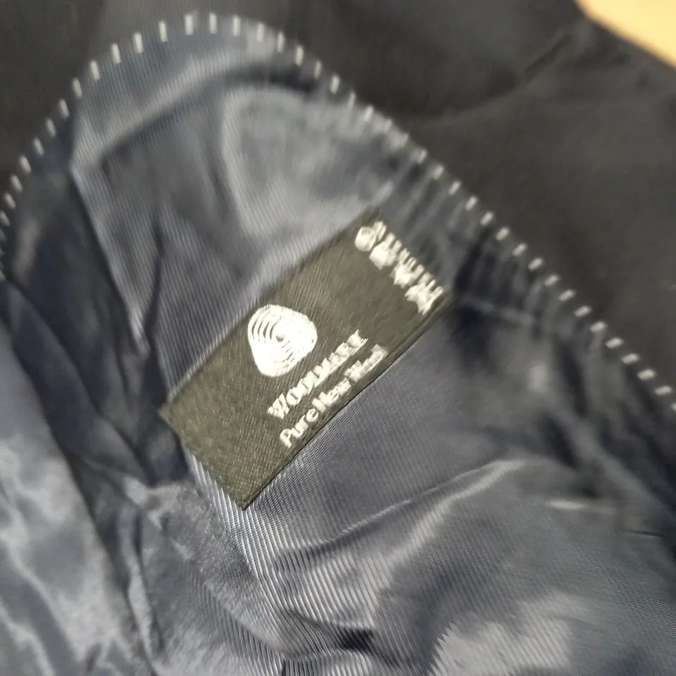WOOLMARK PURE NEW WOOL SUIT JACKET IN BLACK/DARK NAVY - 48 LONG