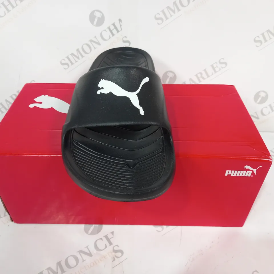 BOXED PAIR OF PUMA SLIDERS IN BLACK UK SIZE 8