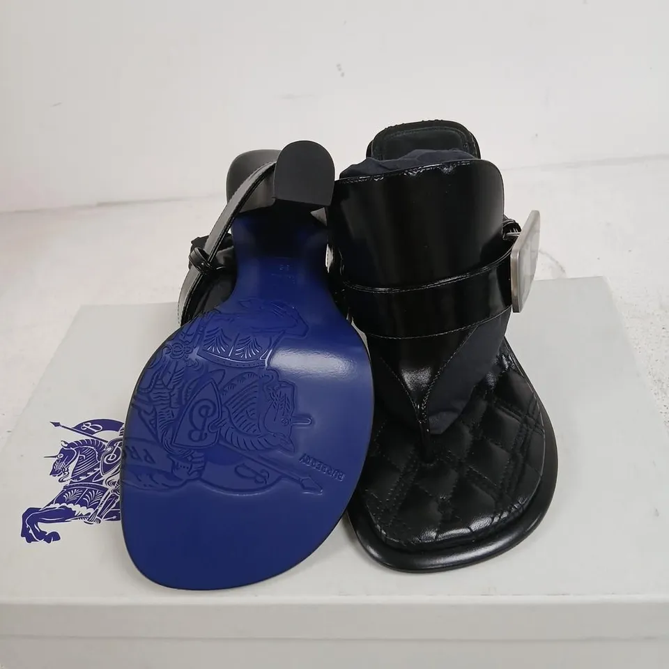 BURBERRY BAY SANDAL – BLACK LEATHER, UK 2 (EU 35)