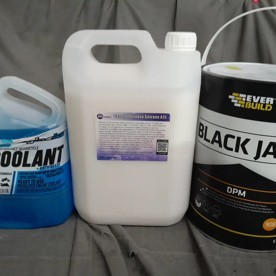 BOX OF APPROXIMATELY 4 ITEMS TO INCLUDE COOLANT - GENERAL PURPOSE SILICONE - BLACK JACK DPM / COLLECTION ONLY 