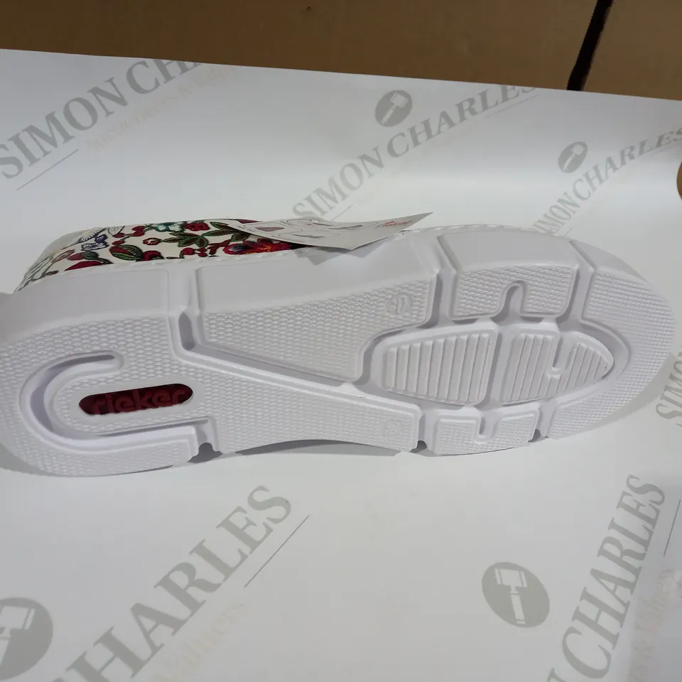 RIEKER FLOWER PATTERNED SHOE SIZE 6