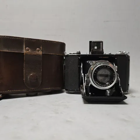 ZEISS IKON IKONTA 520/16 CAMERA