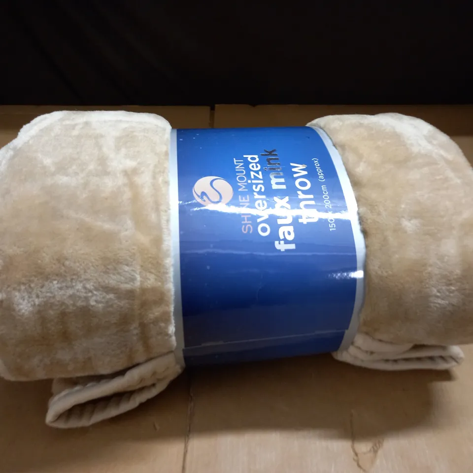 SHINE MOUNT OVERSIZED FAUX FUR THROW - 150X200CM