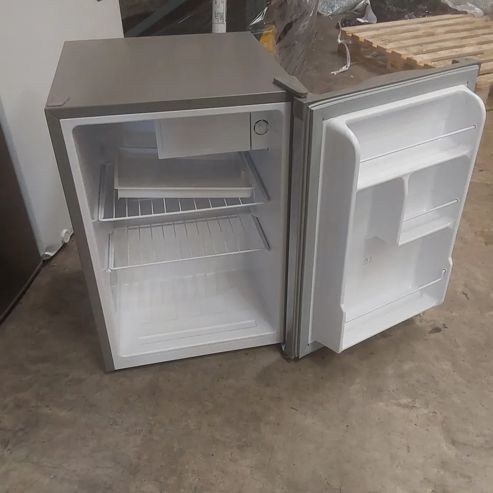 LOGIK LTT68S23 MINI FRIDGE