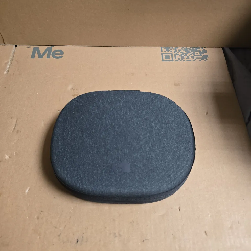 WIRELESS HEADPHONES WITH CASE 