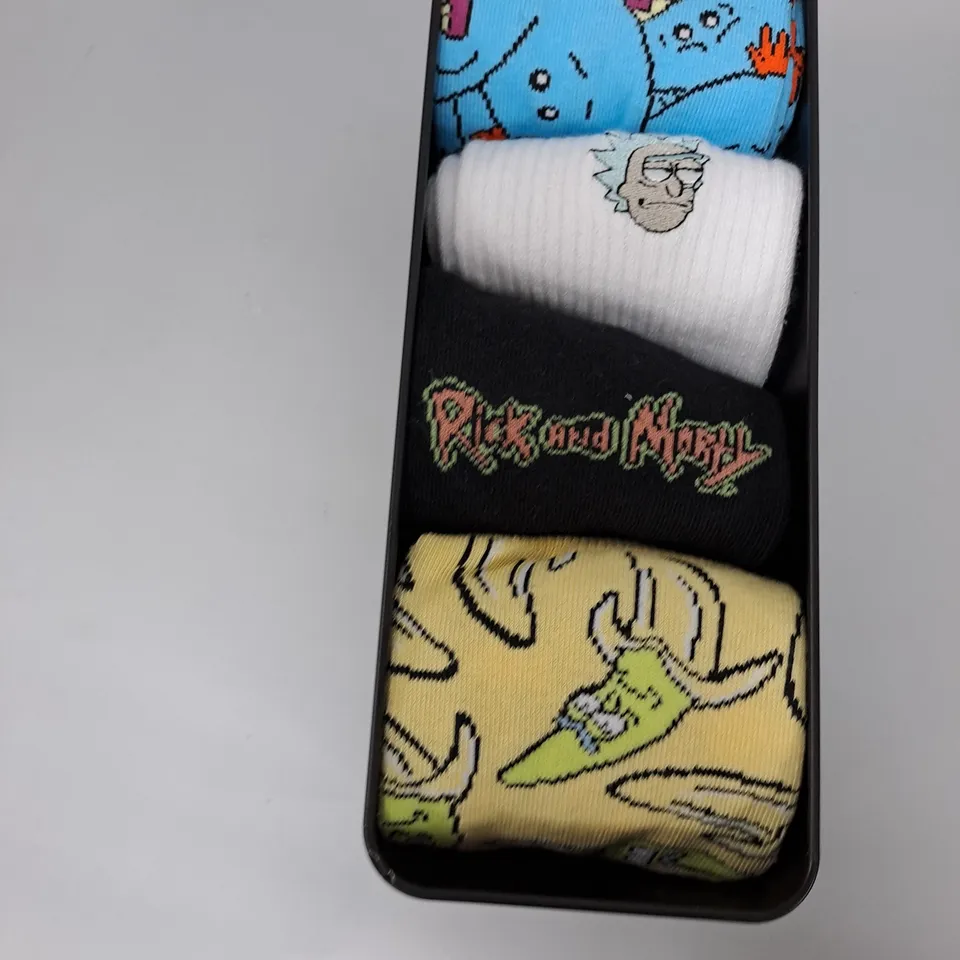 BOX OF 4 RICK AND MORTY SOCKS 