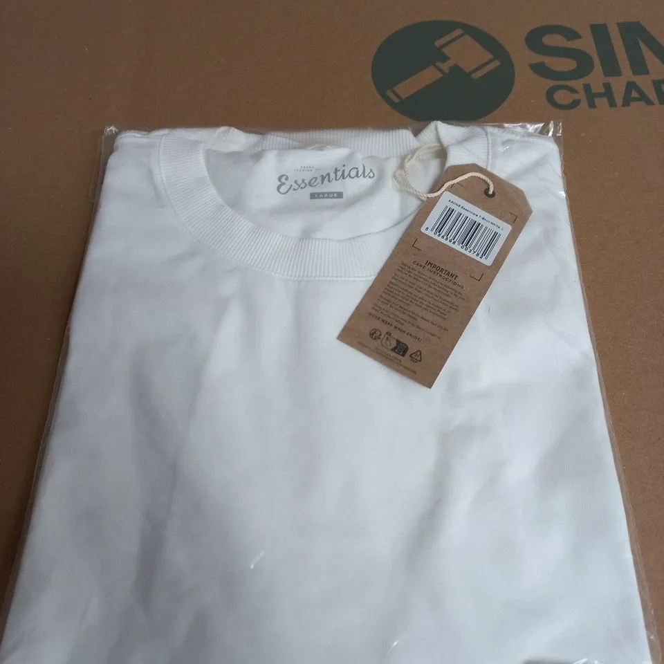 &SONS ESSENTIALS T-SHIRT – WHITE, SIZE L