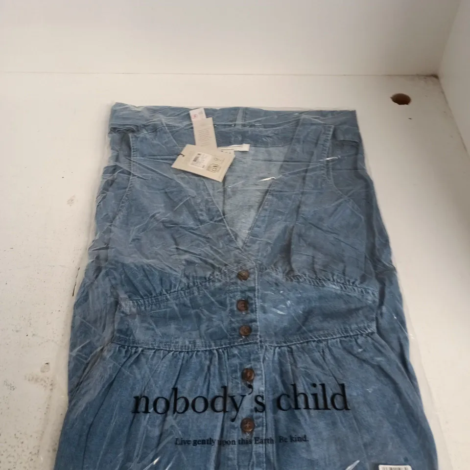 NOBODY'S CHILD MID WASH DENIM MIDI DRESS – UK 10 (EU 38, USA 6)