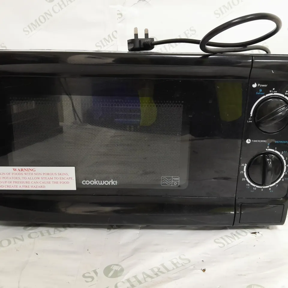 BOXED COOKWORKS 700W BLACK MICROWAVE