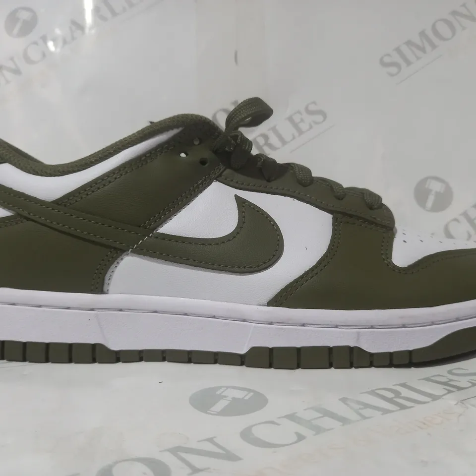 BOXED PAIR OF NIKE TRAINERS IN SAGE GREEN/WHITE UK SIZE 5.5