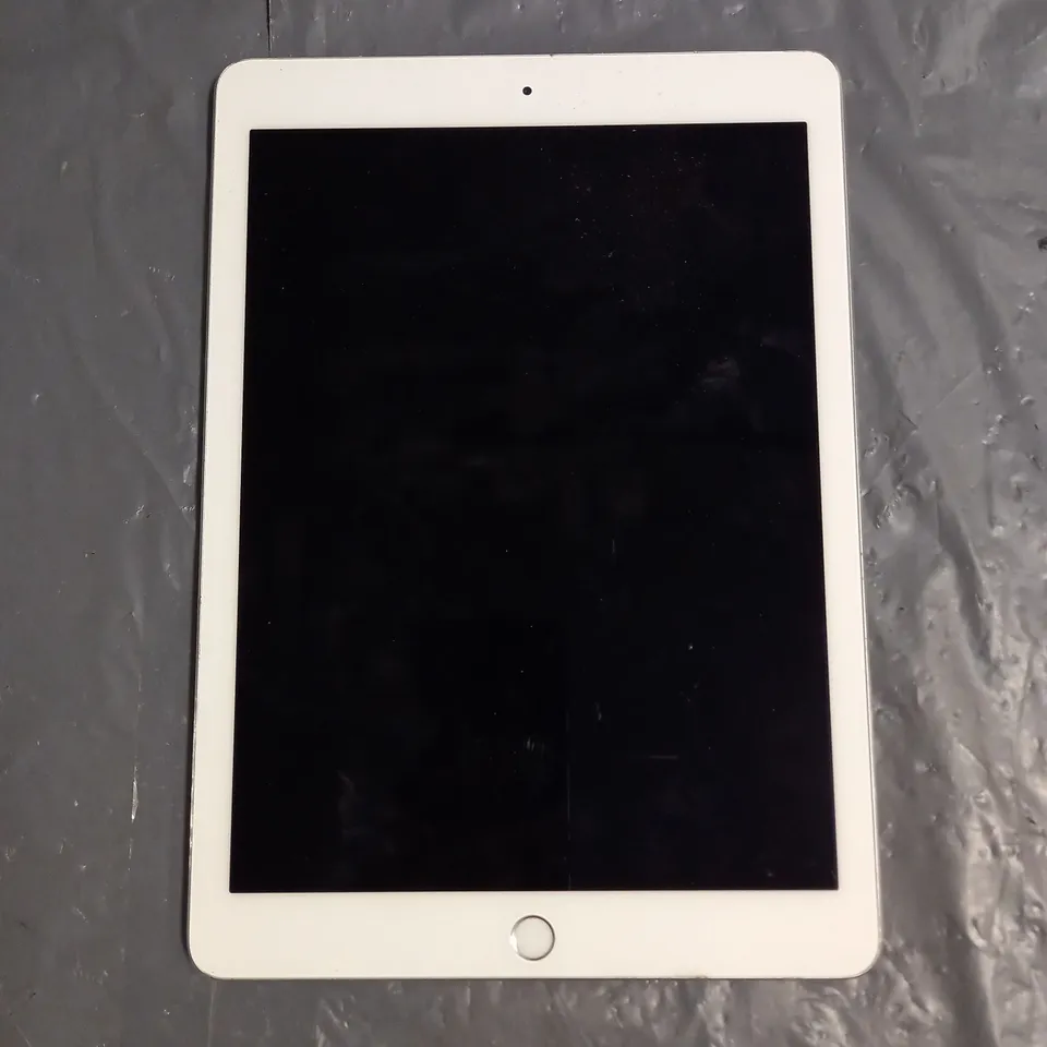APPLE IPAD PRO 9.7" MODEL MLPX2FD/A