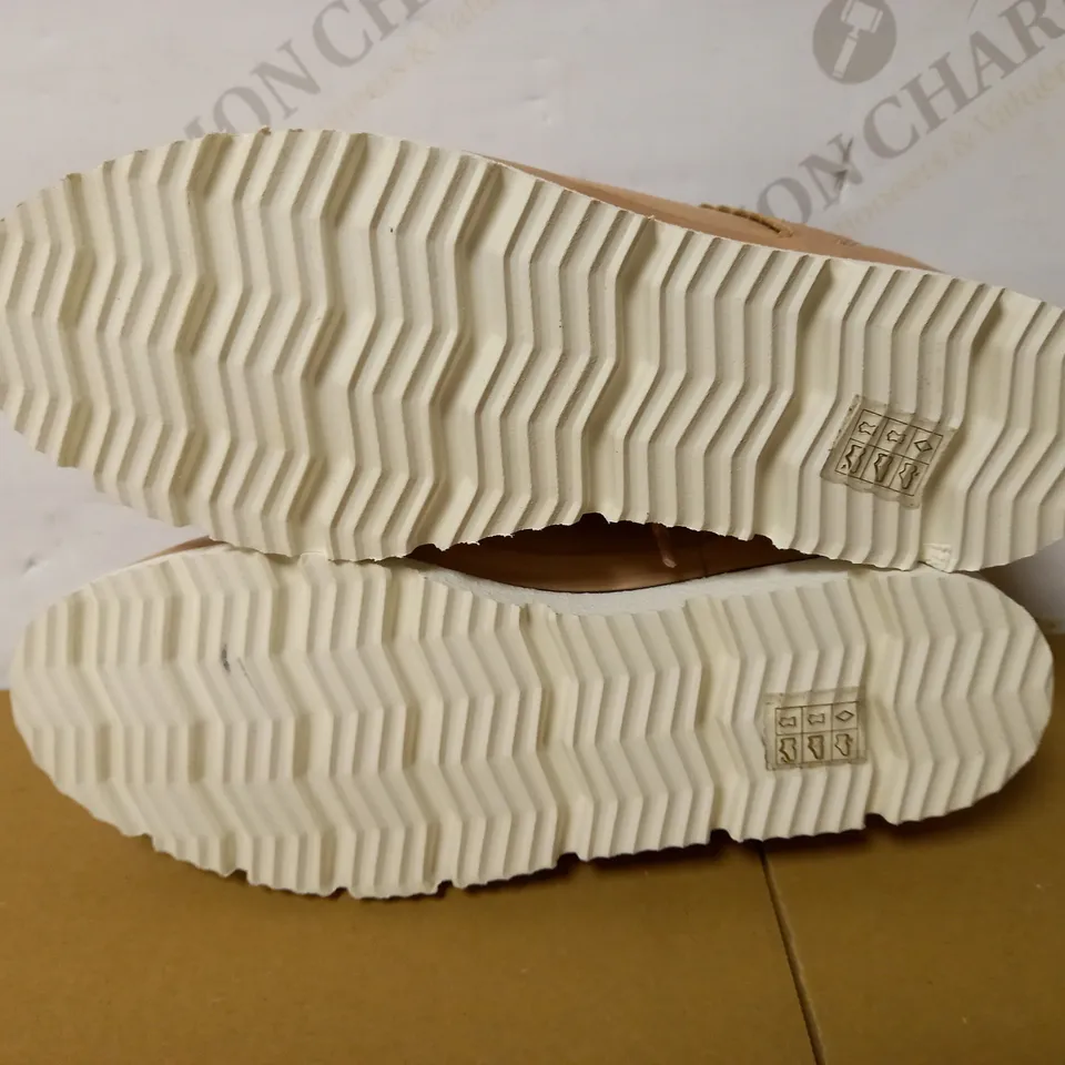 PAIR OF ARDINA TRAINERS (NUDE/PINK LEATHER), SIZE 5 UK