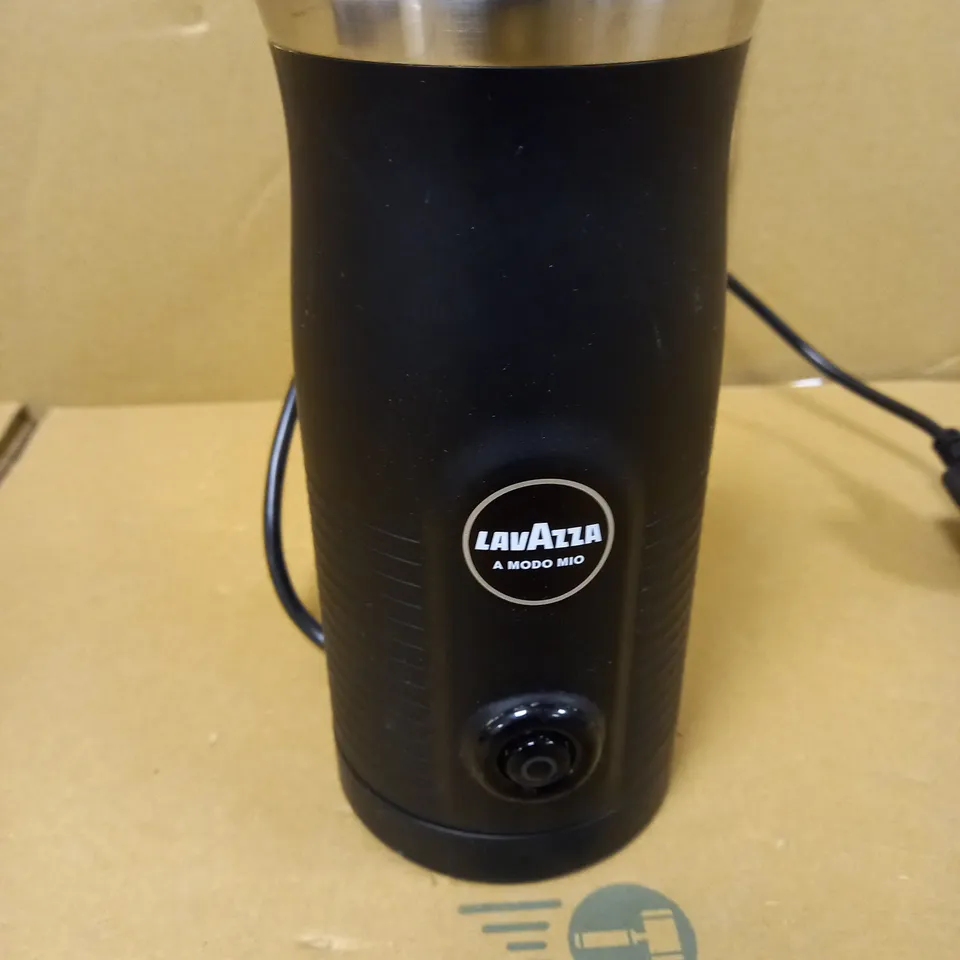 LAVAZZA A MODO MIO MILK EASY FROTHER 