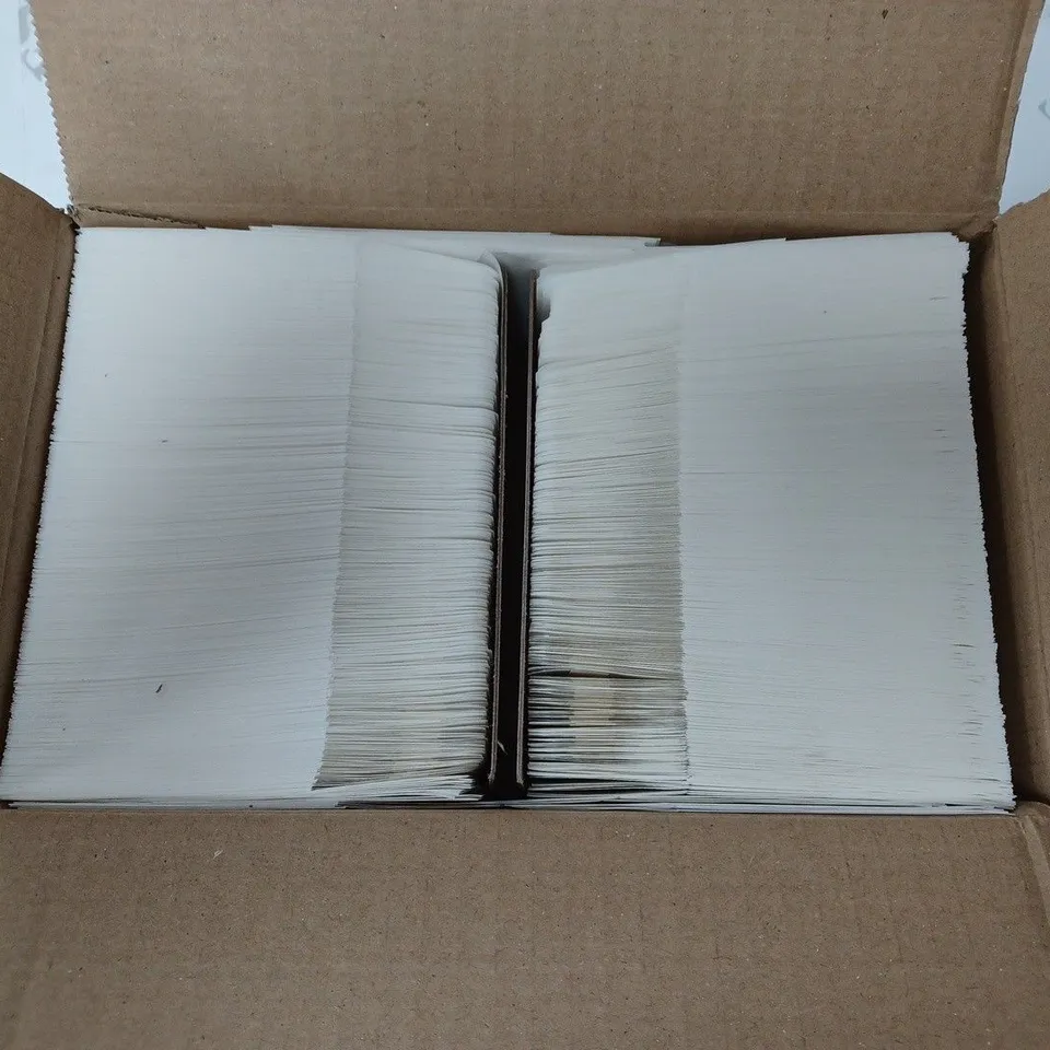 BOX OF APPROXIMATELY 1000 PEEL & SEAL GLASSINE BAGS APPROX 65 X 65MM EACH SSGLA-65X65