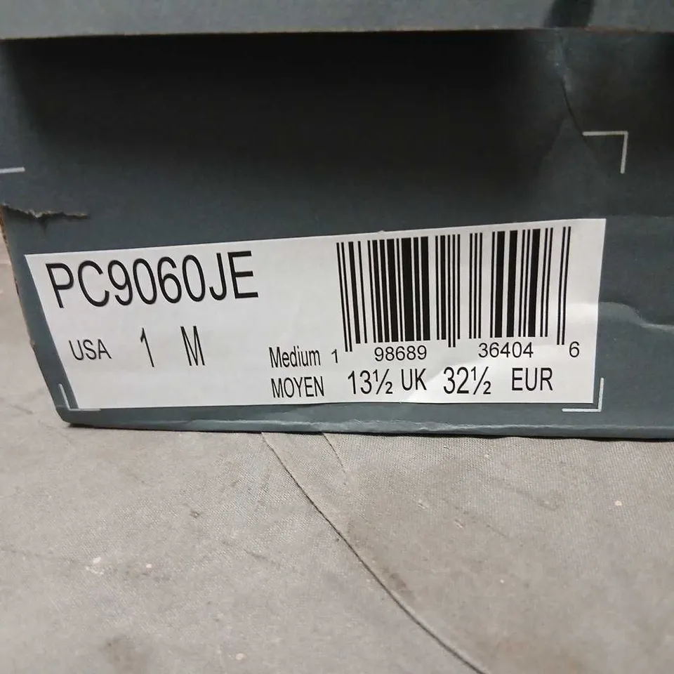 NEW BALANCE 9060 SNEAKERS – PINK/WHITE (PC9060JE) UK KID'S SIZE 13.5