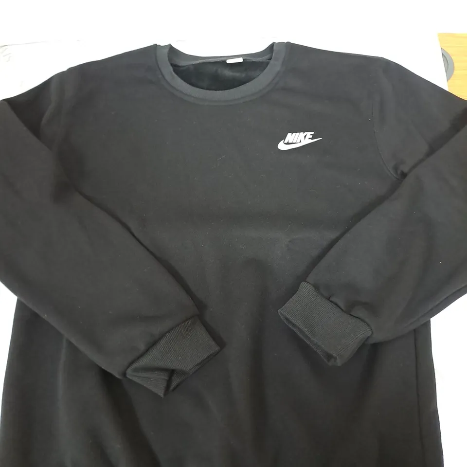 NIKE LOGO JUMPER SIZE L