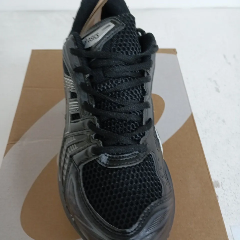 OASICS GEL-KAYANO 14 SIZE 8.5 (BLACK/GREY)