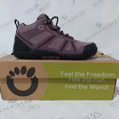BOXED PAIR OF XERO DAYLITE HIKER FUSION SHOES IN MULBERRY COLOUR EU SIZE 37.5