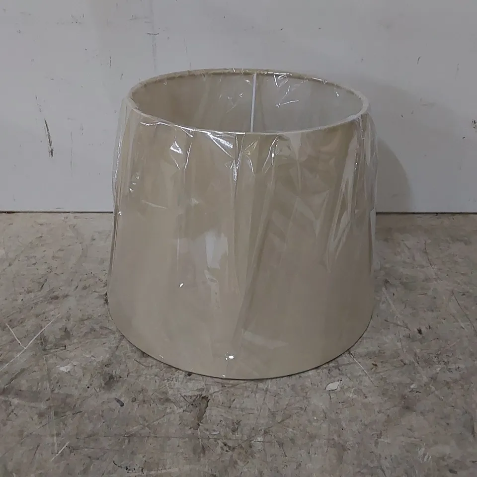 BOXED CHAMPAGNE 48.5cm TABLE LAMP (1 BOX)