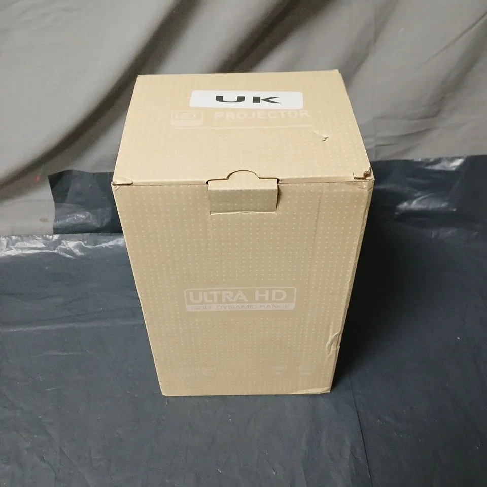 PORTABLE ULTRA HD PROJECTOR – LED LAMP 