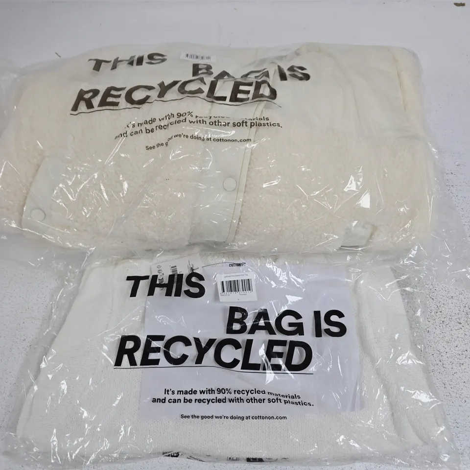 APPROXIMATELY 5 ASSORTED CLOTHING ITEMS IN VARIOUS SIZES, COLOURS & STYLES TO INCLUDE TEXTURED SHORT SLEEVE KNIT TOP, PUFFER SHERPA HOOD JACKET, ETC