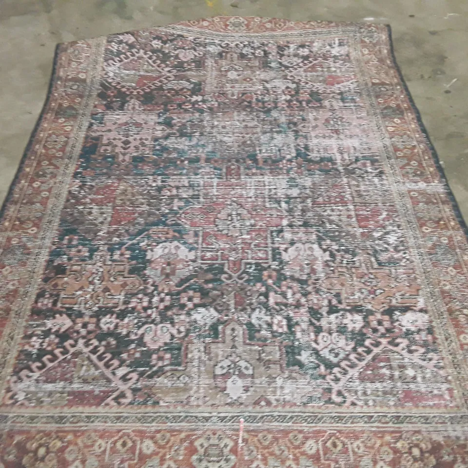 QUALITY DESIGNER AREA RUG 270X180CM APPROXIMATELY 
