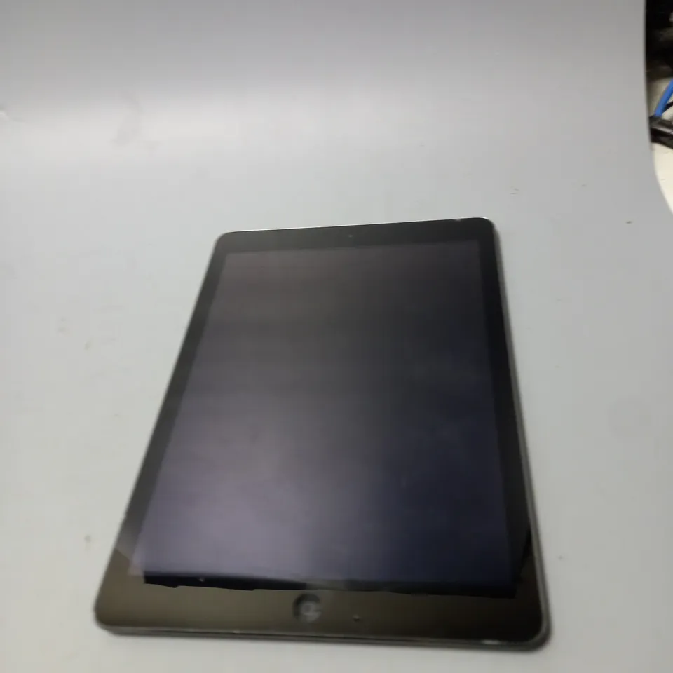 APPLE A1474 IPAD AIR 