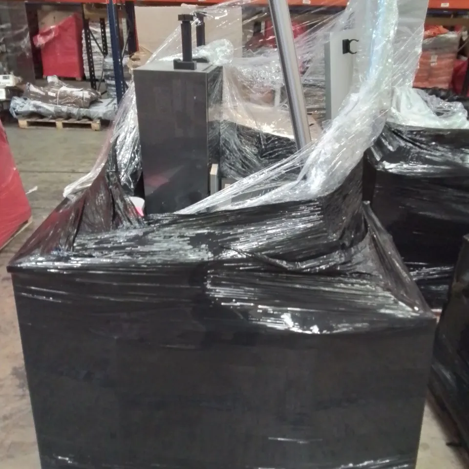 PALLET OF ASSORTED BATHROOM CABINETS AND FITTINGS 