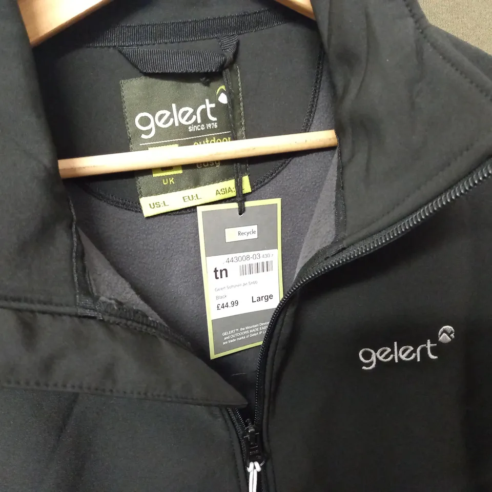 GELERT SOFTSHELL JACKET IN BLACK - LARGE