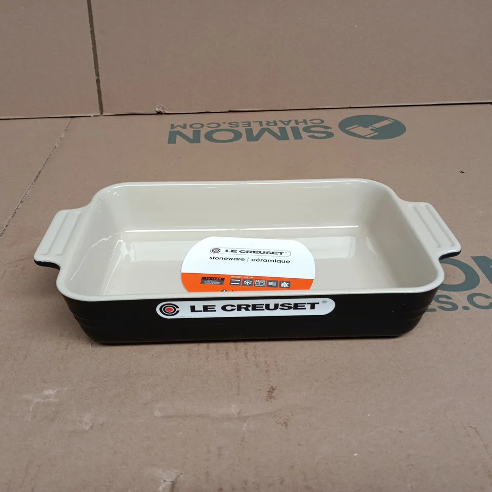 LE CREUSET 25CM RECTANGULAR DISH BLACK