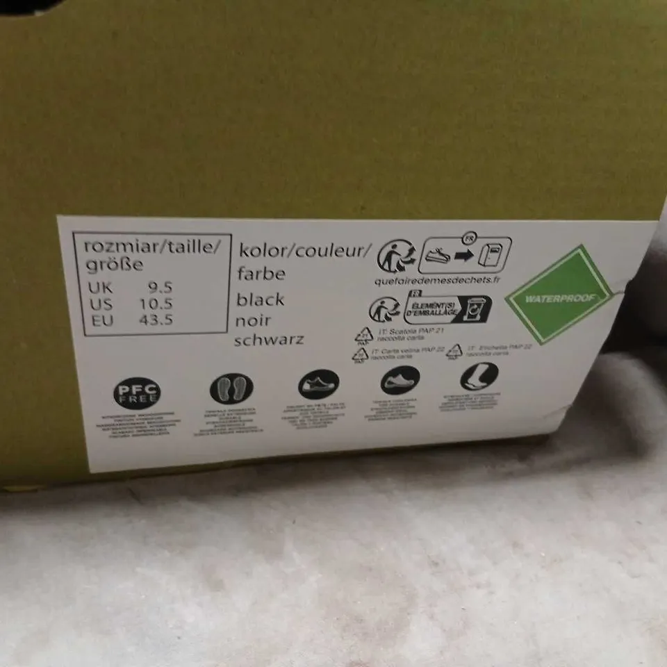 MOUNTAIN WAREHOUSE HIKING BOOTS - BLACK/GREY, UK 9.5