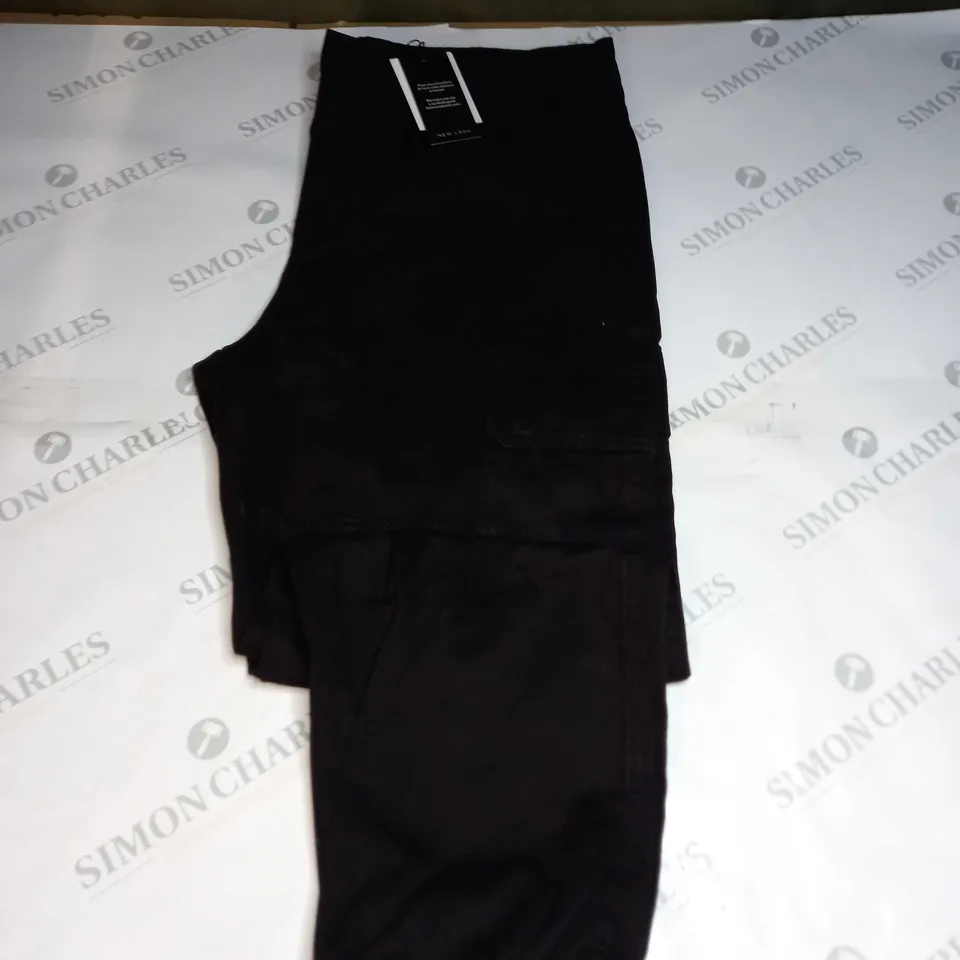 NEW LOOK CUFFED CARGOS SIZE 365