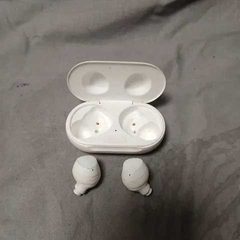 SAMSUNG GALAXY BUDS+ WIRELESS EARBUDS SM-R175 IN WHITE CHARGING CASE