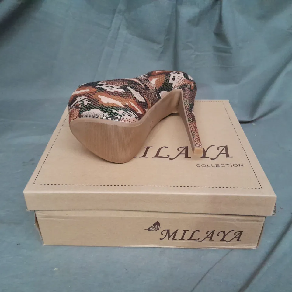 APPROXIMATELY 12 SNAKE SKIN STYLE PLATFORM HIGH HEELS VARIOUS SIZES TO INCLUDE SIZE 6