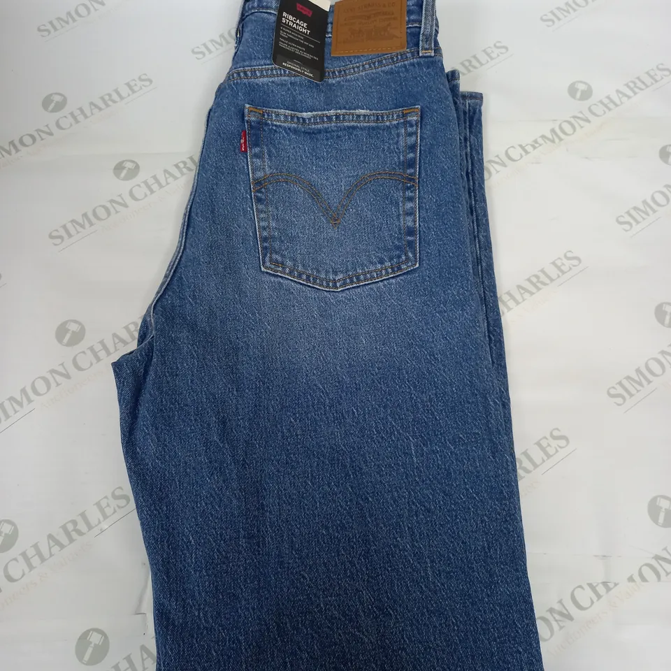 LEVIS STRAUSS CASUAL DENIM JEANS SIZE W32