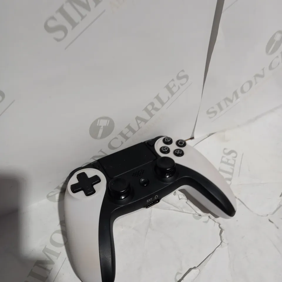 PLAYSTATION 5 CONTROLLER