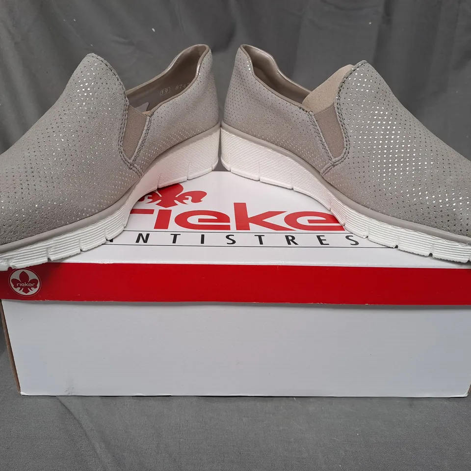 BOXED PAIR OF RIEKER WEDGE SLIP ON SHOES IN SILVER SIZE 6