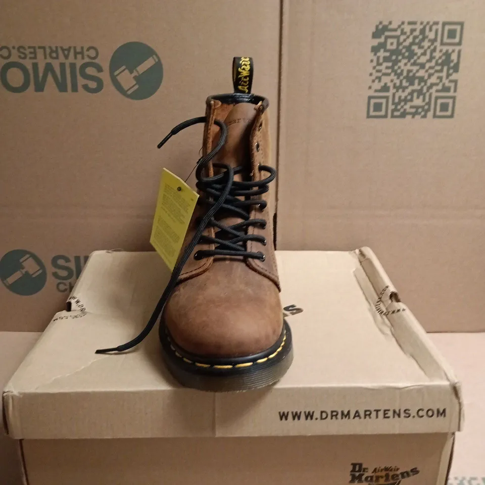 DR. MARTENS 1460 BOOTS COFFEE CRAZY HORSE LEATHER – UK 6