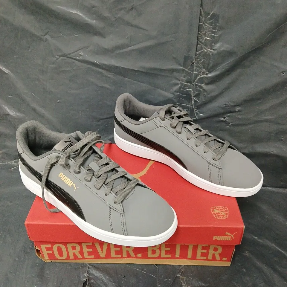 BOXED PAIR OF PUMA SMASH 3.0 BUCK UK 10.5
