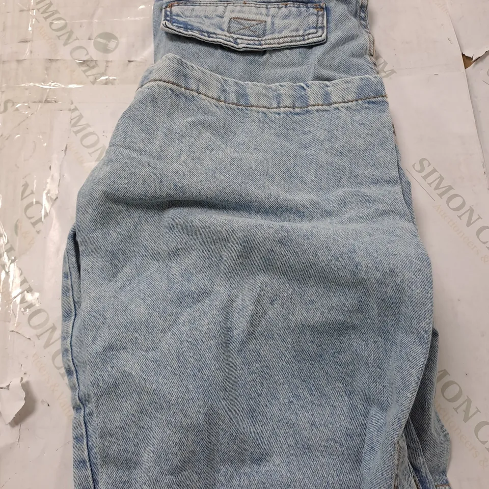 BERSHKA CARGO LIGHT DEMIN JEANS - 34