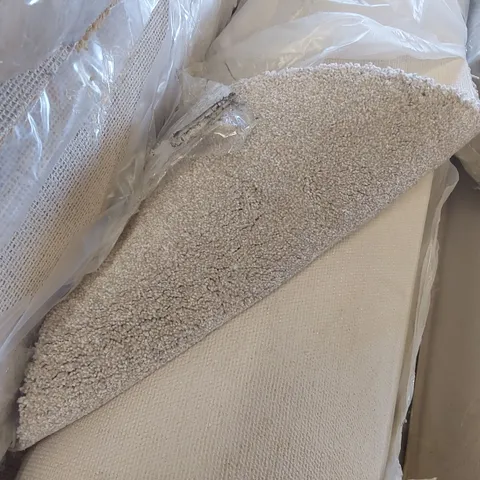ROLL OF QUALITY ULTIMATE EXPRESSIONS PEARL CARPET - APPROXIMATELY 4.7 x 4m