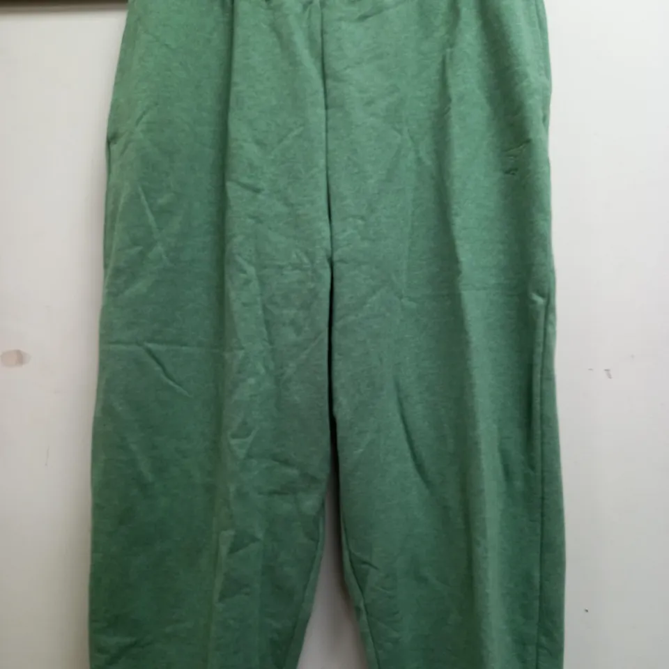 GYMSHARK REST DAY SWEATS JOGGERS IN CROCODILE GREN MARL - MEDIUM