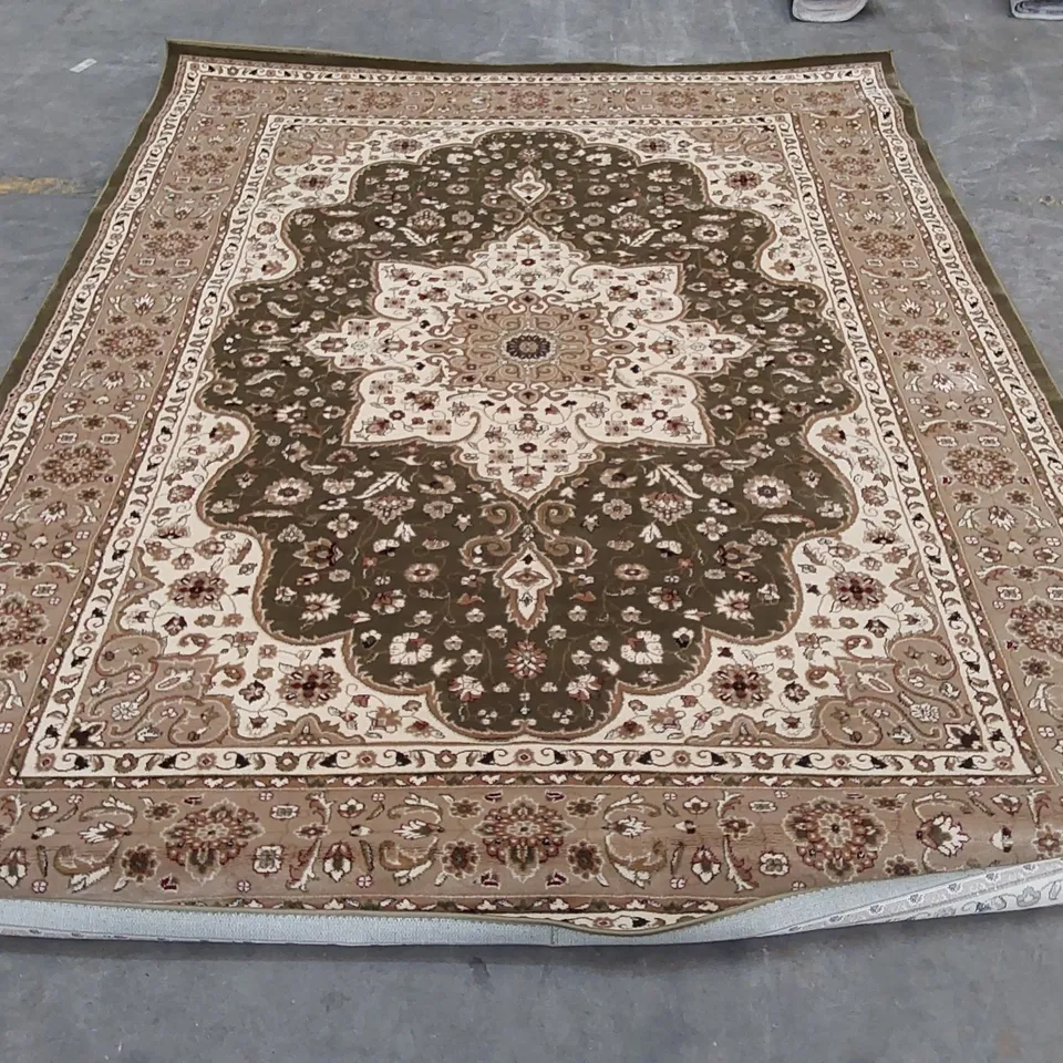 ALBERS TUFTED GREEN/BEIGE RUG // SIZE: 240 X 320cm