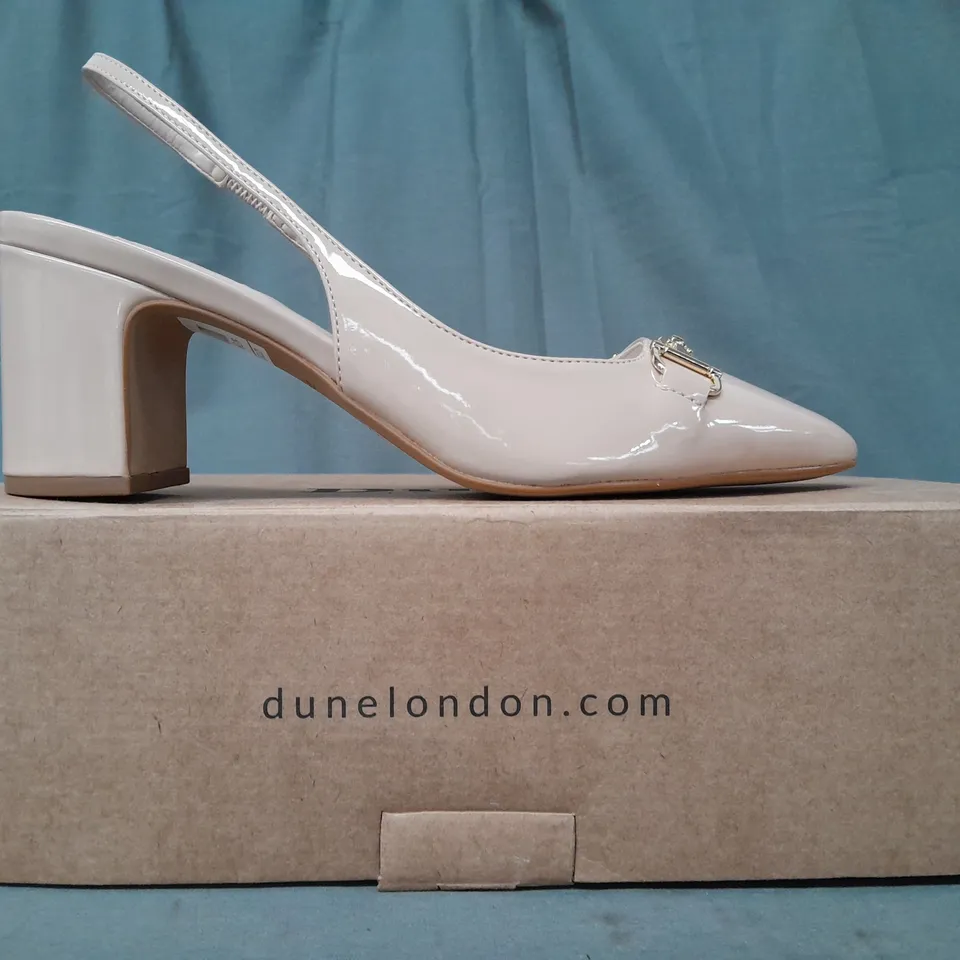 BOXED PAIR OF DUNE LONDON CLOSED TOE BLOCK HEEL SANDALS IN BLUSH SIZE 6